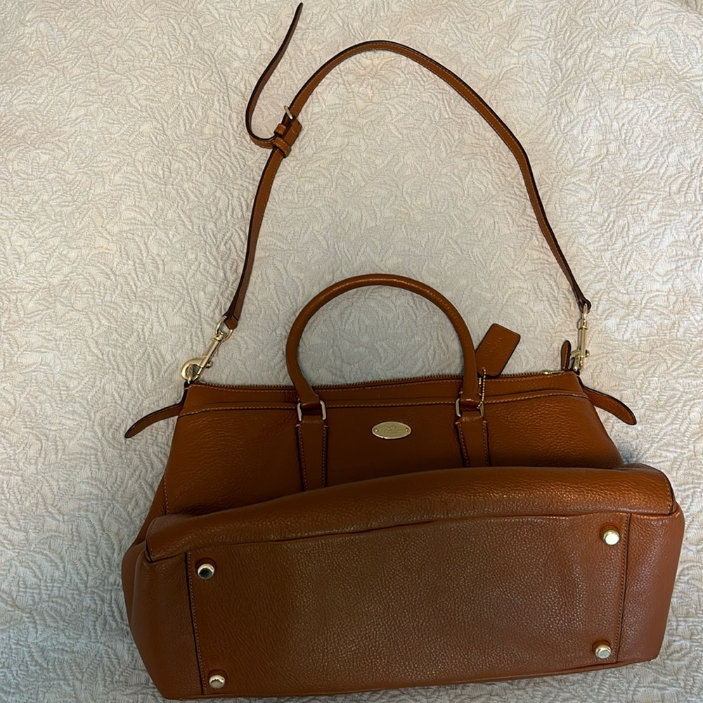 Coach shoulder bag in brown